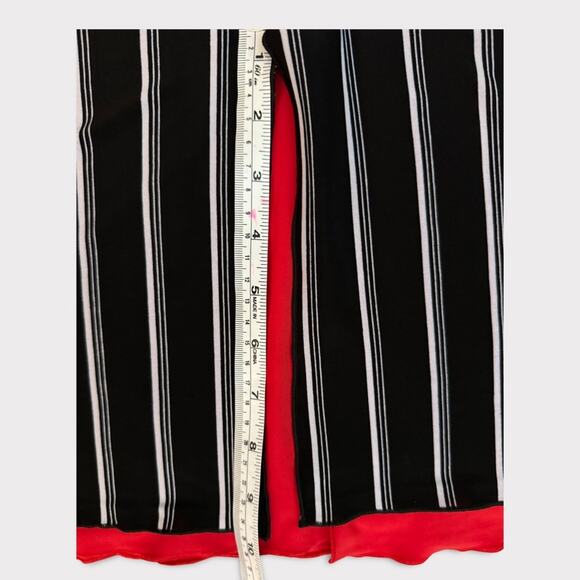 Reversible Tango Dress - Black/RedClassic Elegance with a Bold Twist Size Medium - Picture 14 of 14